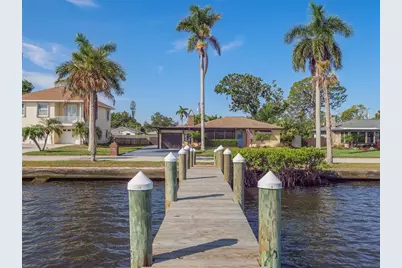 2410 Riverside Drive E, Bradenton, FL 34208 - Photo 1