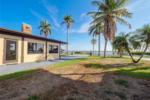 2410 Riverside Dr E, Bradenton, FL 34208 - Photo 62