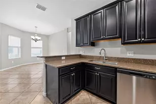 1717 Trailwater St, Ruskin, FL 33570 - Photo 4