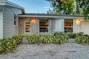 783 Birdsong Ln, Sarasota, FL 34242 - Photo 4