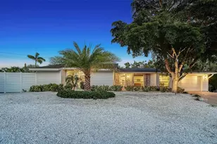 783 Birdsong Ln, Sarasota, FL 34242 - Photo 56