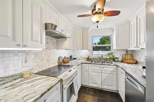 329 Bay Vista Ave, Osprey, FL 34229 - Photo 10