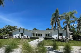 691 Russell St, Longboat Key, FL 34228 - Photo 1