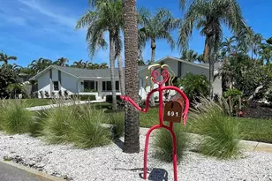 691 Russell St, Longboat Key, FL 34228 - Photo 2