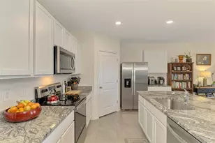17733 Canopy Pl, Bradenton, FL 34211 - Photo 14