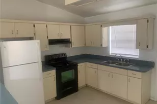 1674 NE Floridian Cir, Arcadia, FL 34266 - Photo 18