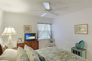 1109 Edgewater Cir, Bradenton, FL 34209 - Photo 8