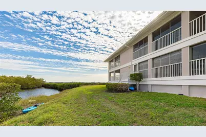 1109 Edgewater Circle #1109, Bradenton, FL 34209 - Photo 2