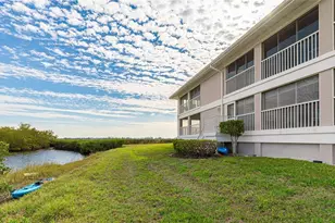 1109 Edgewater Cir, Bradenton, FL 34209 - Photo 2