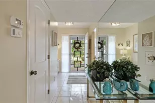 1109 Edgewater Cir, Bradenton, FL 34209 - Photo 4