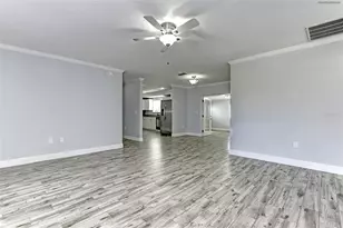 1106 Southern Pine Ln, Sarasota, FL 34243 - Photo 8