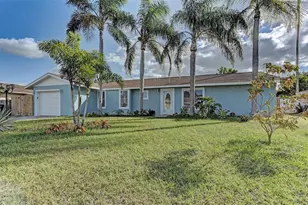 1106 Southern Pine Ln, Sarasota, FL 34243 - Photo 1