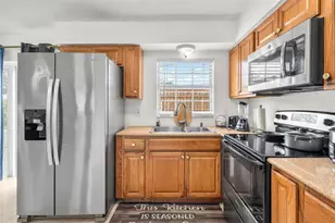 537 Melody Cir, Sarasota, FL 34237 - Photo 26