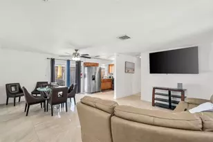 537 Melody Cir, Sarasota, FL 34237 - Photo 10