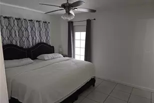 537 Melody Cir, Sarasota, FL 34237 - Photo 6