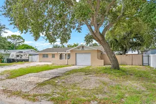 537 Melody Cir, Sarasota, FL 34237 - Photo 2