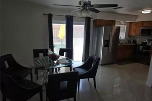 537 Melody Cir, Sarasota, FL 34237 - Photo 4