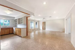 4735 Remington Dr, Sarasota, FL 34234 - Photo 10
