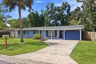 2000 Craft Ln, Sarasota, FL 34239 - Photo 1