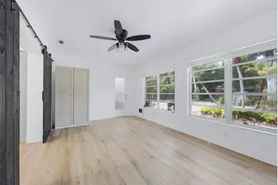 2000 Craft Lane, Sarasota, FL 34239 - Photo 10