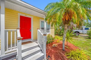 907 18th Ave W, Palmetto, FL 34221 - Photo 2