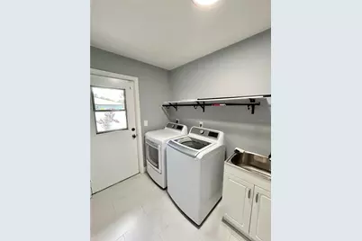 4633 Brooksdale Drive, Sarasota, FL 34232 - Photo 18