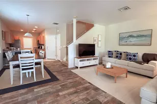 3880 82nd Ave Cir E, Sarasota, FL 34243 - Photo 2