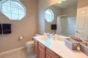 3880 82nd Ave Cir E, Sarasota, FL 34243 - Photo 10