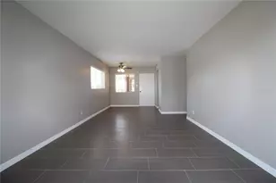 3001 Bee Ridge Rd, Sarasota, FL 34239 - Photo 2