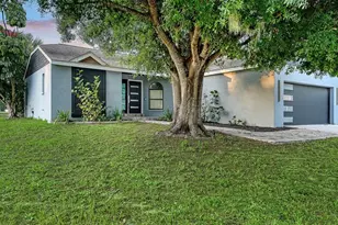 2481 S Scarlet Oak Ct, Sarasota, FL 34232 - Photo 4