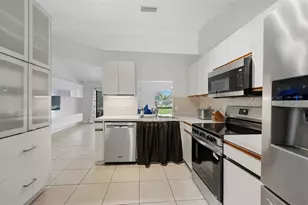 2481 S Scarlet Oak Ct, Sarasota, FL 34232 - Photo 12