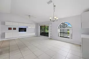 2481 S Scarlet Oak Ct, Sarasota, FL 34232 - Photo 10