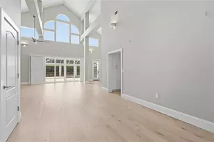 1511 N Lake Shore Dr, Sarasota, FL 34231 - Photo 4