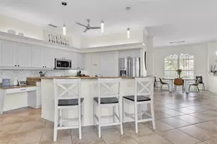 6817 Corral Cir, Sarasota, FL 34243 - Photo 12
