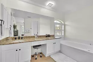 6817 Corral Cir, Sarasota, FL 34243 - Photo 24