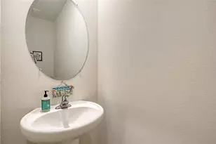 8777 Milestone Dr, Sarasota, FL 34238 - Photo 22
