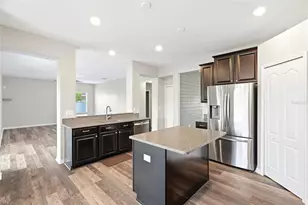 909 Meadow Glade Dr, Ruskin, FL 33570 - Photo 8