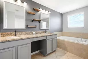 909 Meadow Glade Dr, Ruskin, FL 33570 - Photo 24