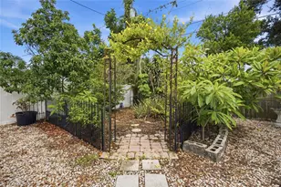 3328 Barstow St, Sarasota, FL 34235 - Photo 32