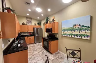 310 Reclinata Cir, Venice, FL 34292 - Photo 12
