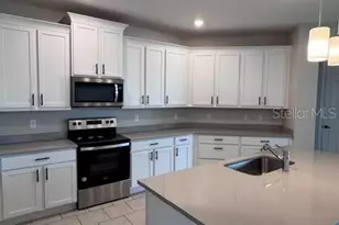 3550 74th Ave Cir E, Sarasota, FL 34243 - Photo 6