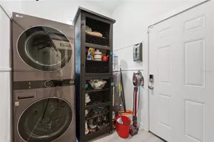559 18th St E, Bradenton, FL 34208 - Photo 20