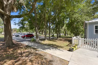 559 18th Street E, Bradenton, FL 34208 - Photo 32