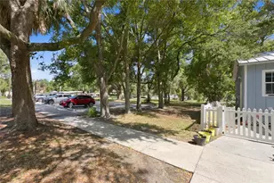 559 18th St E, Bradenton, FL 34208 - Photo 32