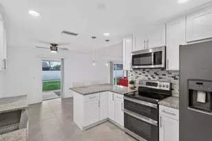 4063 Palau Dr, Sarasota, FL 34241 - Photo 8