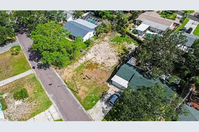 1737 Colorado Avenue NE, Saint Petersburg, FL 33703 - Photo 2