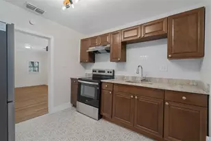 914 26th St, Orlando, FL 32805 - Photo 2