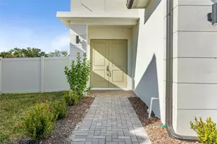 8044 Gulfstream Ct, Lakewood Ranch, FL 34202 - Photo 6