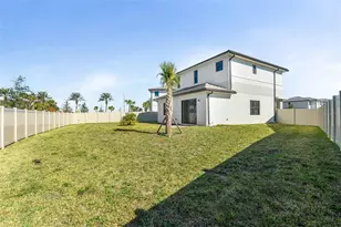 8044 Gulfstream Ct, Lakewood Ranch, FL 34202 - Photo 4