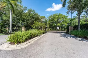 1346 Grantham Dr, Sarasota, FL 34234 - Photo 38